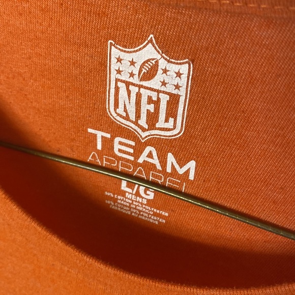 Large, orange, Chicago Bears NFL shirts. - Picture 4 of 4